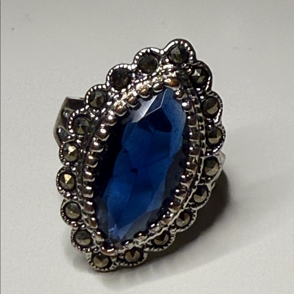 Vintage Silver tone and Blue glass diamond cut Ring